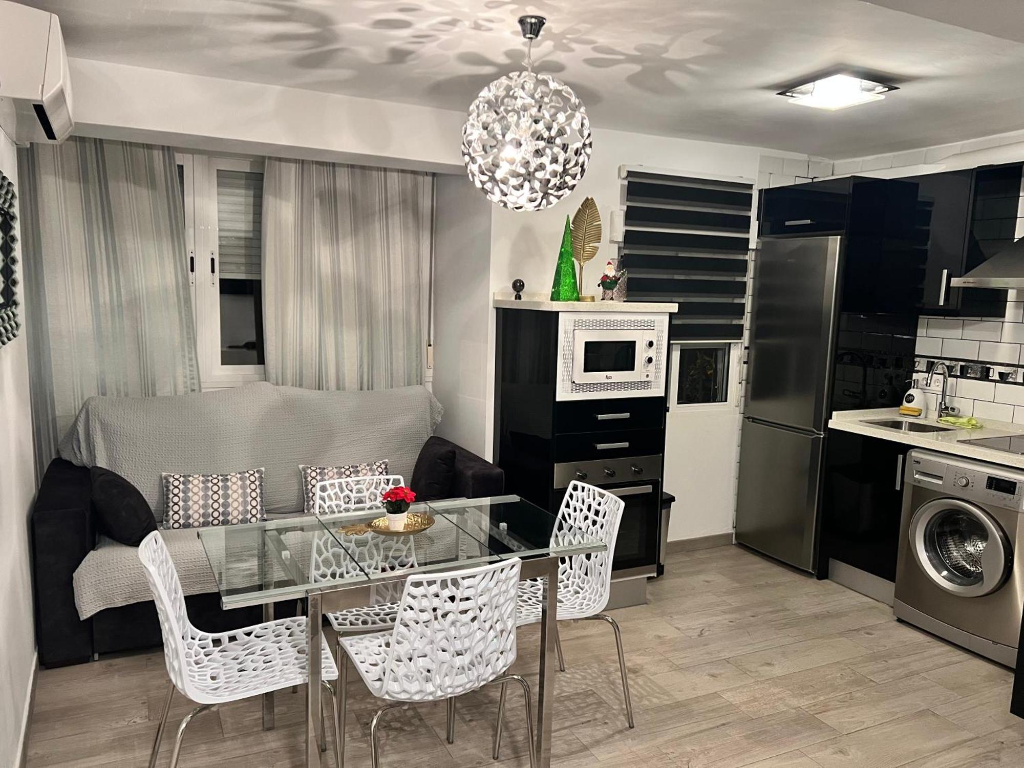 Enzo Apartment Seville